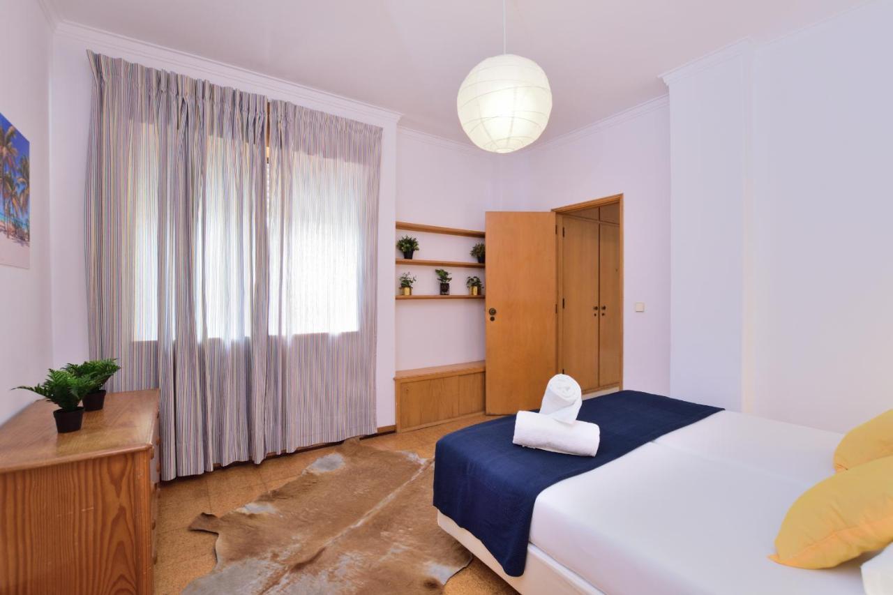 Palmeiras Beach Apartment กอสตา ดา กาปาริกา ภายนอก รูปภาพ